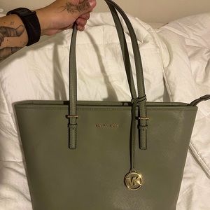 Michael Kors Zip Tote